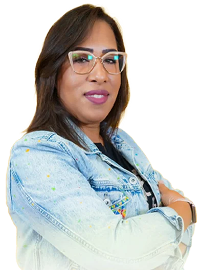 MoulatShe - تحولت من موظفة إلى مصممة مجوهرات، و دارت براند لبيع المجوهرات إسمها <b>Nina bijoux</b>.